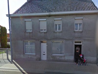 Voorgevel-gevelrenovatie-te-ruddervoorde-ervoor-isoboost-vooraanzicht.jpg