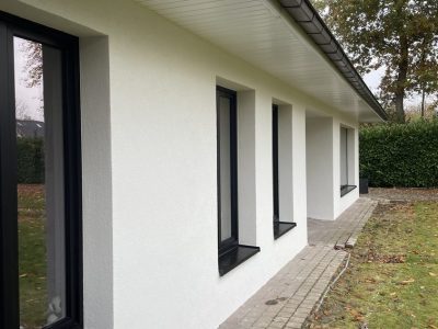 voorgevel-gevelrenovatie-wit-wetteren-gevelexperts-isoboost-zijaanzicht-e1706190831706.jpg